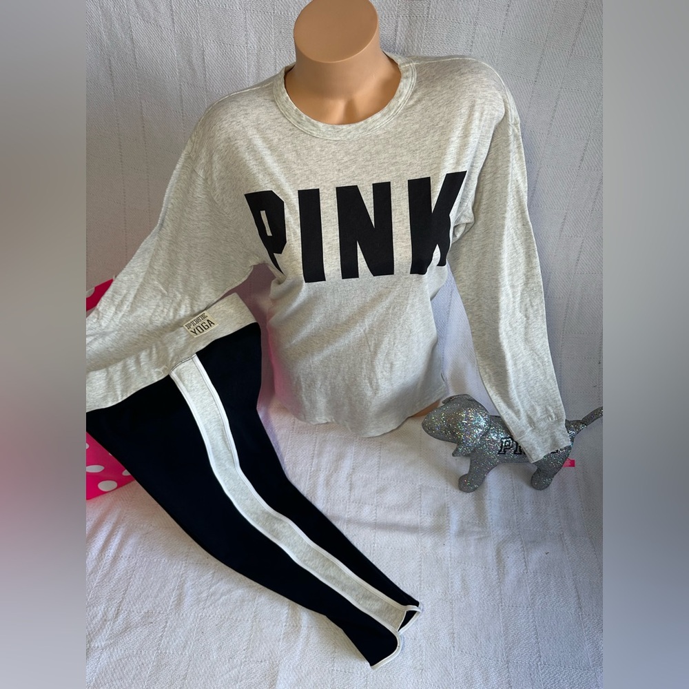 NWT VS PINK XS/M SET